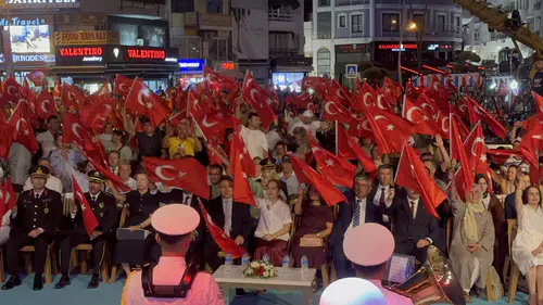 Marmaris 15 Temmuz şehitlerini meydanlarda andı