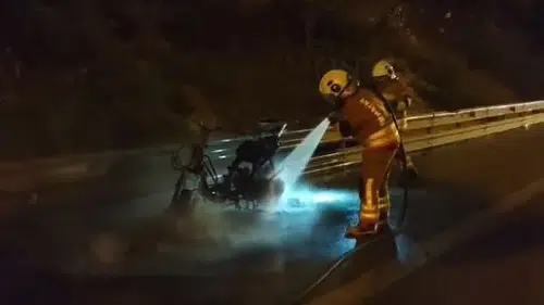 İskenderun yolunda seyir halindeki motosiklet bir anda yanmaya başladı