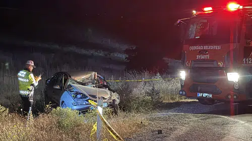 Kırşehir’de traktöre çarpan otomobilin sürücüsü hayatını kaybetti