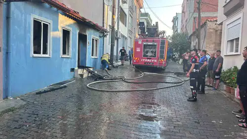 Küçükkuyu’da sabah saatlerinde ev yangını paniği