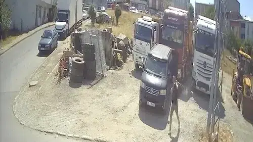 Avcılar'da kamyonları hedef alan hırsızlık kamerada