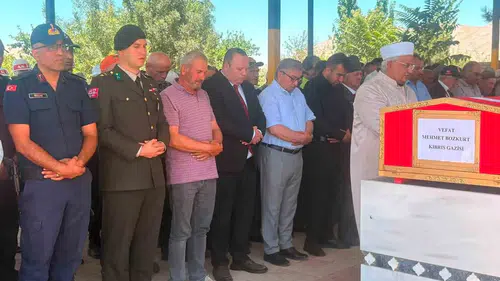 Kıbrıs gazisi Mehmet Bozkurt son yolculuğuna uğurlandı