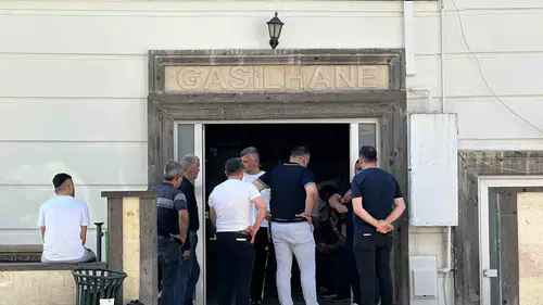 Çankırı yolunda iki araç çarpıştı 3 ölü