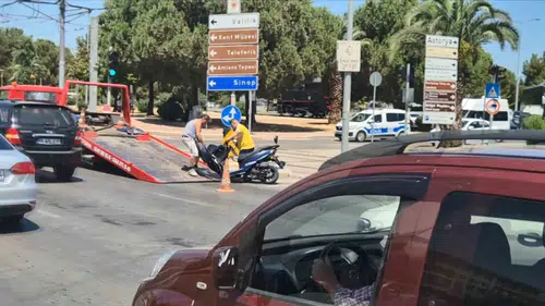 Samsun'da ehliyetsiz motosiklet sürücüsü trafiği birbirine kattı
