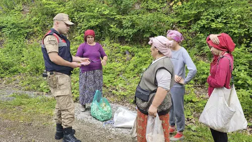 Ordu'da jandarma kapı kapı dolaşıp KADES uygulamasını anlatıyor