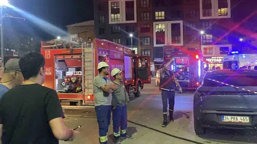 Sivas’ta bir tekel bayisinde yaşanan patlama mahalleyi ayağa kaldırdı