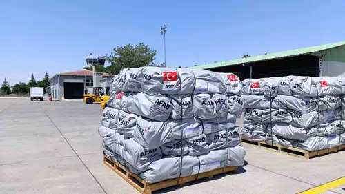 Türkiye'den Venezuela depremzedelerine 30 tonluk yardım eli