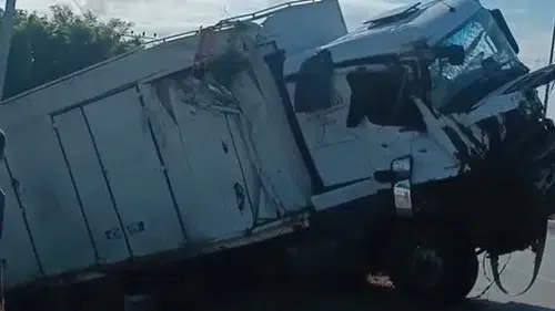 Samsun yolunda tır kazası sürücüyü hastanelik etti