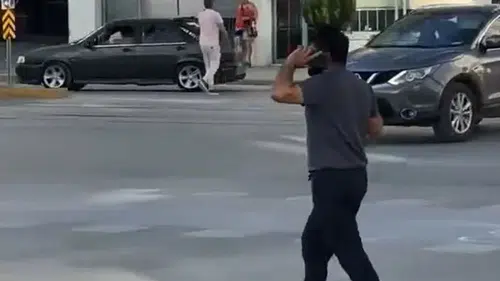 Eskişehir’de karpuzla denge şovu