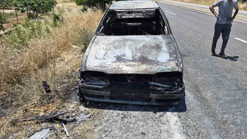 Gaziantep yolunda seyir halindeki otomobil küle döndü