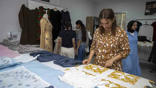 Mersinli kadınlar meslek öğrenip kazanca dönüştürüyor