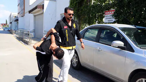 Adana'da üç kişiyi öldüren zanlı hakim karşısına çıkıyor