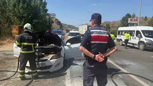 Bilecik yolunda korkutan araç yangını