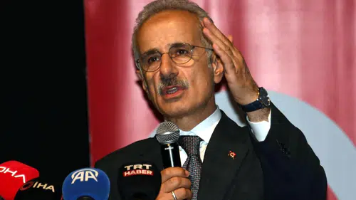 Bakan Uraloğlu Türkiye'nin geleceğini 2053 vizyonuyla planladıklarını duyurdu