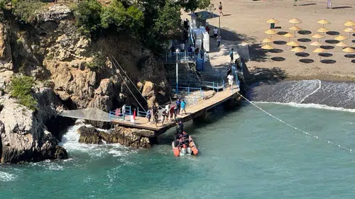 Zonguldak'ta yasaklı denize giren kişi dalgalar arasında kayboldu