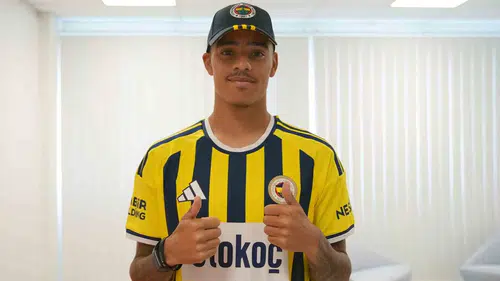 Fenerbahçe rekor kırarak Mason Greenwood ile anlaştı