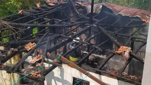 Kumru'da bir ev alevlere teslim oldu