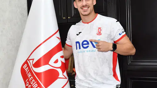 Balıkesirspor eski oyuncusunu Başakşehir'den geri getirdi