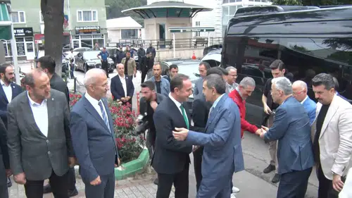 Bakan Tekin Bursa'daki Erzurum şenliğinde hemşehri derneklerini övdü
