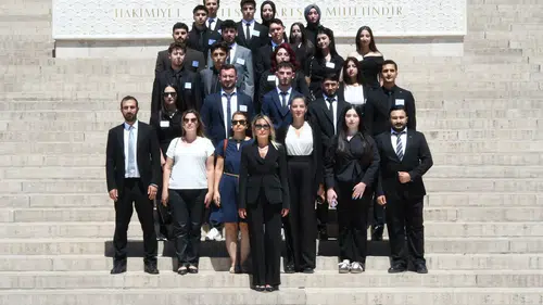 TİKAV bursiyerleri Ankara’da Ata’nın huzuruna çıktı
