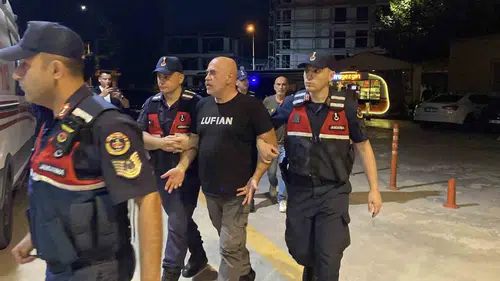 Ezel Akay ve kardeşi Bursa’da uyuşturucu operasyonuyla gözaltına alındı
