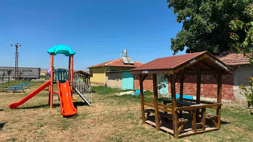 İnönü parklarına yeni dinlenme alanları yapılıyor