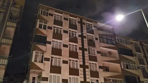 Bahçelievler'de inşaat paniği Apartman tahliye edildi