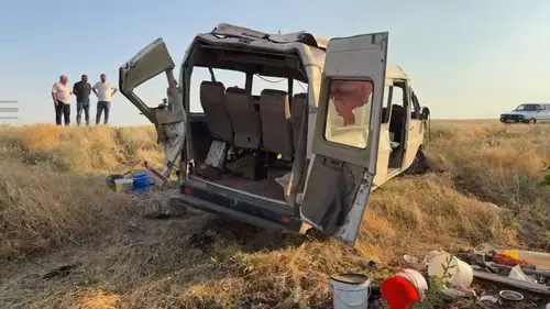 Suruç yolunda tarım işçilerini taşıyan minibüs devrildi