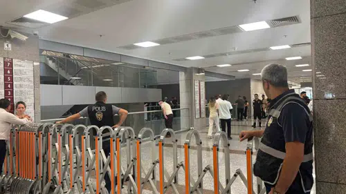 Çağlayan Adliyesi’nde bir zanlı 6’ncı kattan atlayarak yaşamına son verdi