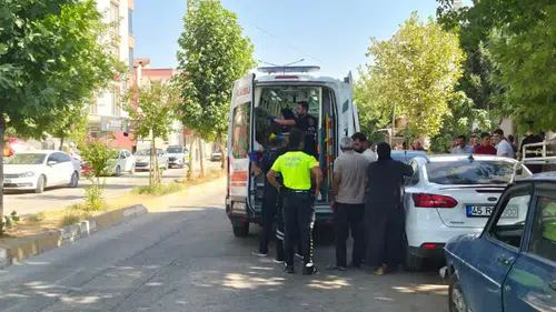 Adıyaman’da yola aniden çıkan çocuğa otomobil çarptı