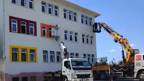 Turgutlu yeni eğitim dönemi için hummalı bir hazırlığa girişti