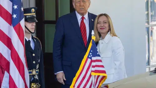 Trump İtalya Başbakanı Meloni için uzaklaştırma kararı istedi