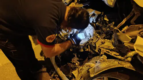Van Özalp yolunda araçlar çarpıştı