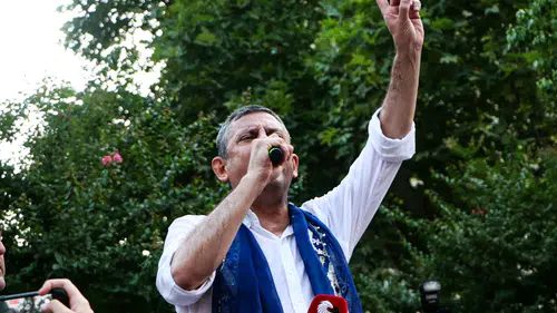 Özel'den operasyon tepkisi İktidar yürüyüşümüzü durduramayacaklar