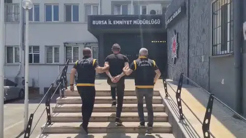Bursa'da sokak ortasında dehşet saçan saldırgan yakalandı