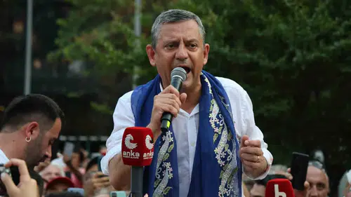 Özgür Özel rotayı çizdi Ya CHP ya yeni yol