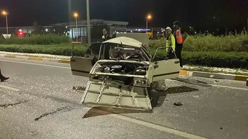 Sivas’ta gece vakti trafik kazası 3 genç yaralandı