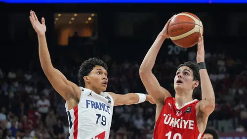 U17 Milliler, nefes kesen yarı finalde Sırbistan'la karşılaştı