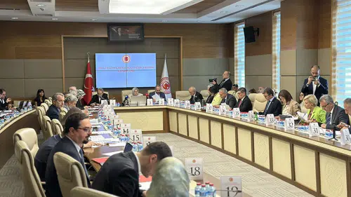 Üniversite kapıları yeniden açılıyor