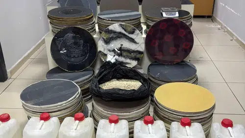 Mersin'de saatlerin içine gizlenmiş devasa uyuşturucu sevkiyatı yakalandı
