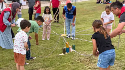 Karabük çocuklara karne şenliği düzenledi