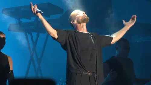Ricky Martin 15 yıl sonra İstanbul'da fırtına gibi esti