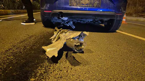 Tekirdağ'da açık rögar kapağı otomobili hurdaya çevirdi