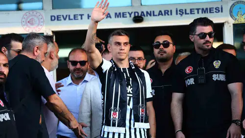 Beşiktaş'ın yeni yıldızı Leandro Trossard İstanbul'a iniş yaptı
