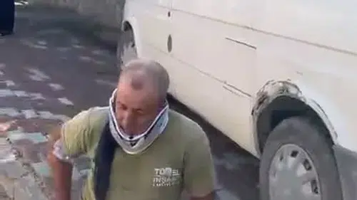 İnegöl'de sokak ortasında kaza 3 kişi hastaneye kaldırıldı