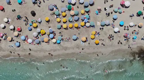 Çeşme sahillerinde hafta sonu yoğunluğu yaşandı