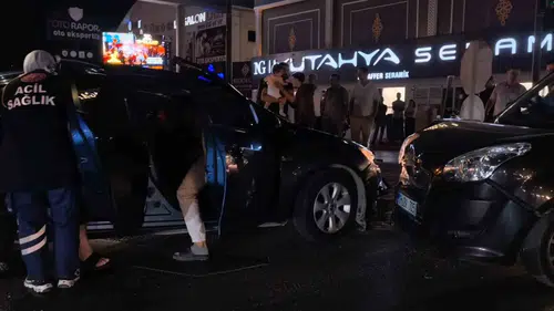 İnegöl'de trafik kazası 5 kişi hastaneye kaldırıldı