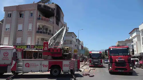 Antalya’da bir evde çıkan yangın mahalleliyi sokağa döktü