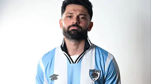 Erzurumspor FK yeni sezon formasıyla sahaya iniyor