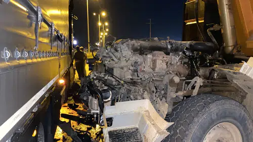 Sincan'da feci kaza Hafriyat kamyonu ikiye ayrıldı